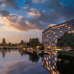 https://hilton-amsterdam.thehaguehotels.net